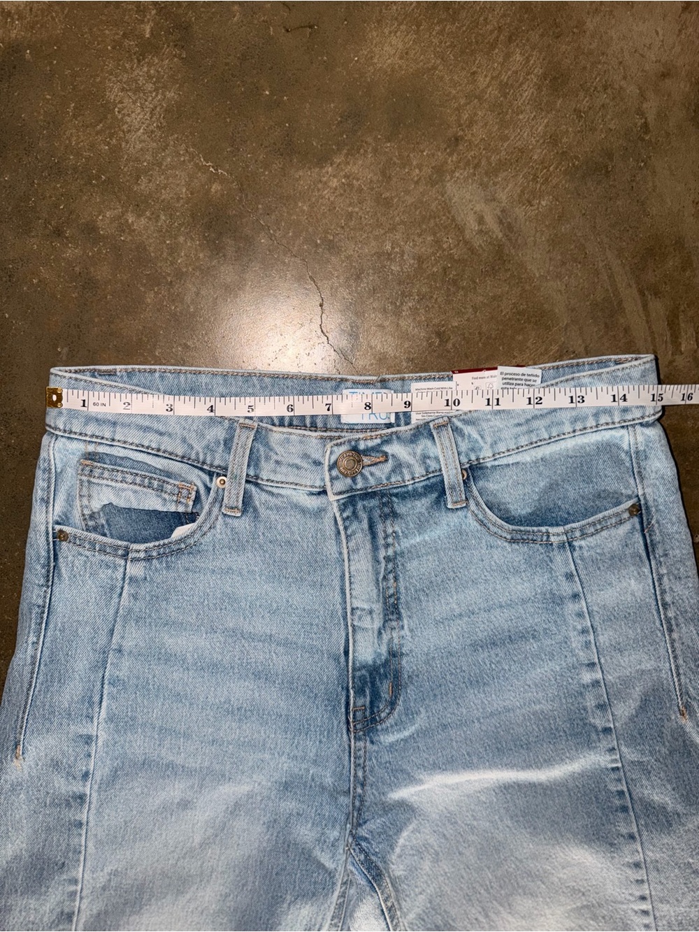 NWT Time & Tru Barrel Leg Jeans High Rise Light Wash Size 8 - Picture 3 of 7